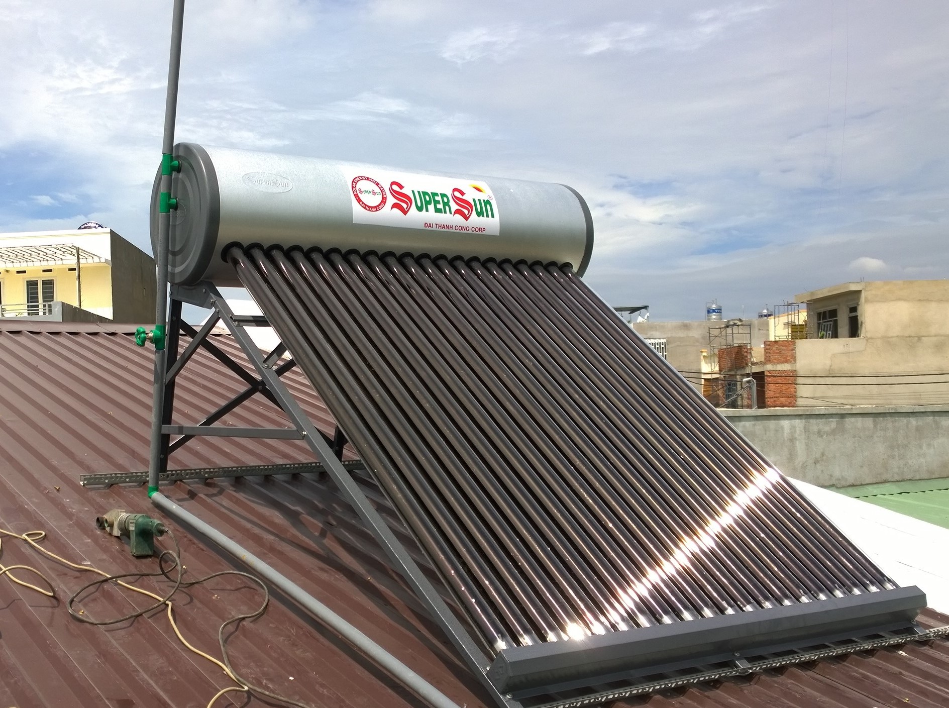 Sửa máy nước nóng năng lượng mặt trời giá rẻ