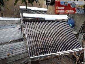 Vệ sinh máy nước nóng năng lượng mặt trời